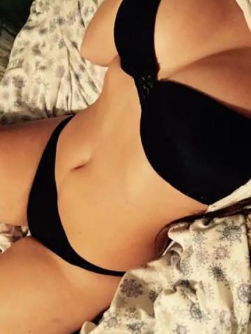 Аріна Студентка Массажистка